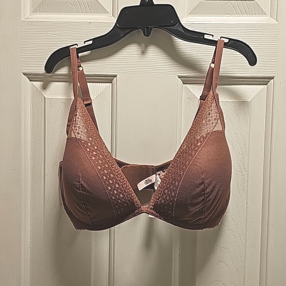 Victoria's Secret Incredible Plunge Push-up bra 34DDD